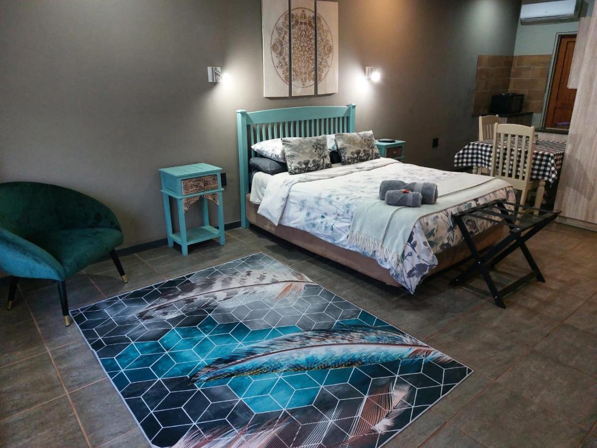 Wisteria Lane Guesthouse Postmasburg ภายนอก รูปภาพ