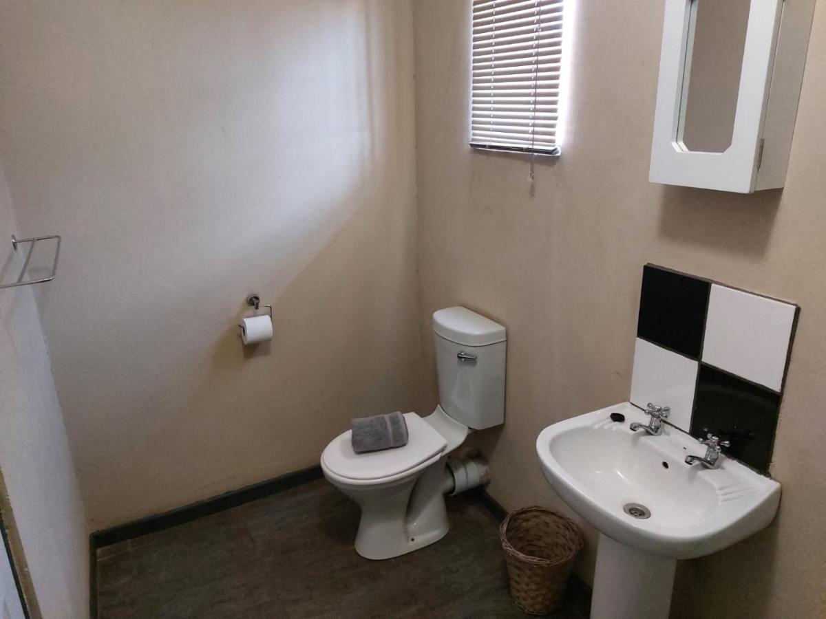 Wisteria Lane Guesthouse Postmasburg ภายนอก รูปภาพ