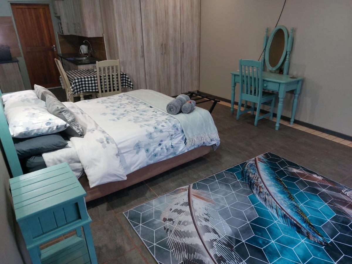 Wisteria Lane Guesthouse Postmasburg ภายนอก รูปภาพ