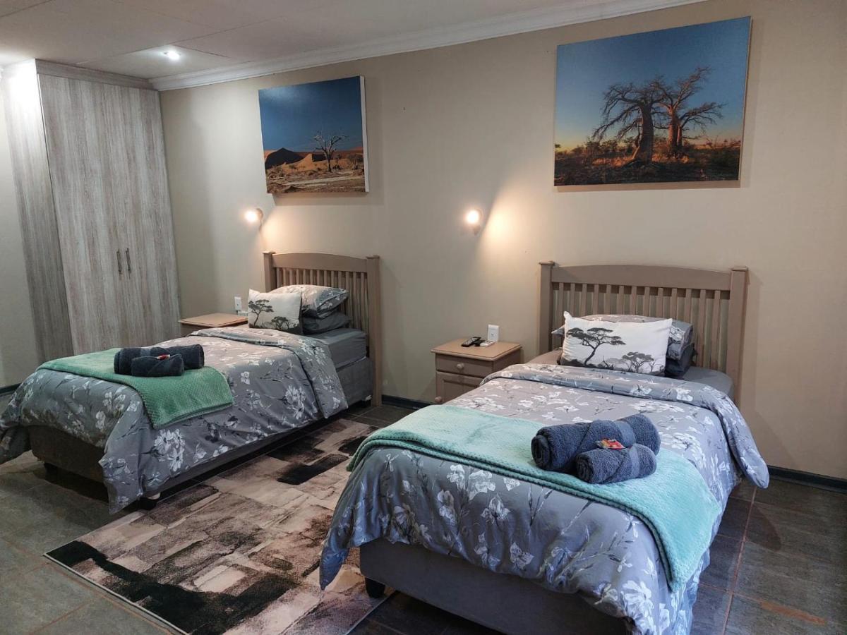 Wisteria Lane Guesthouse Postmasburg ภายนอก รูปภาพ