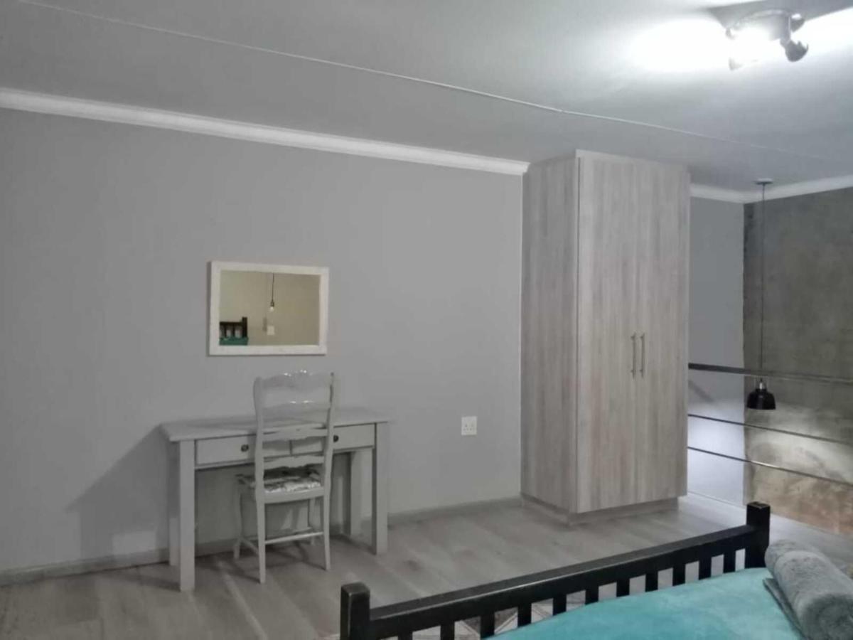 Wisteria Lane Guesthouse Postmasburg ภายนอก รูปภาพ