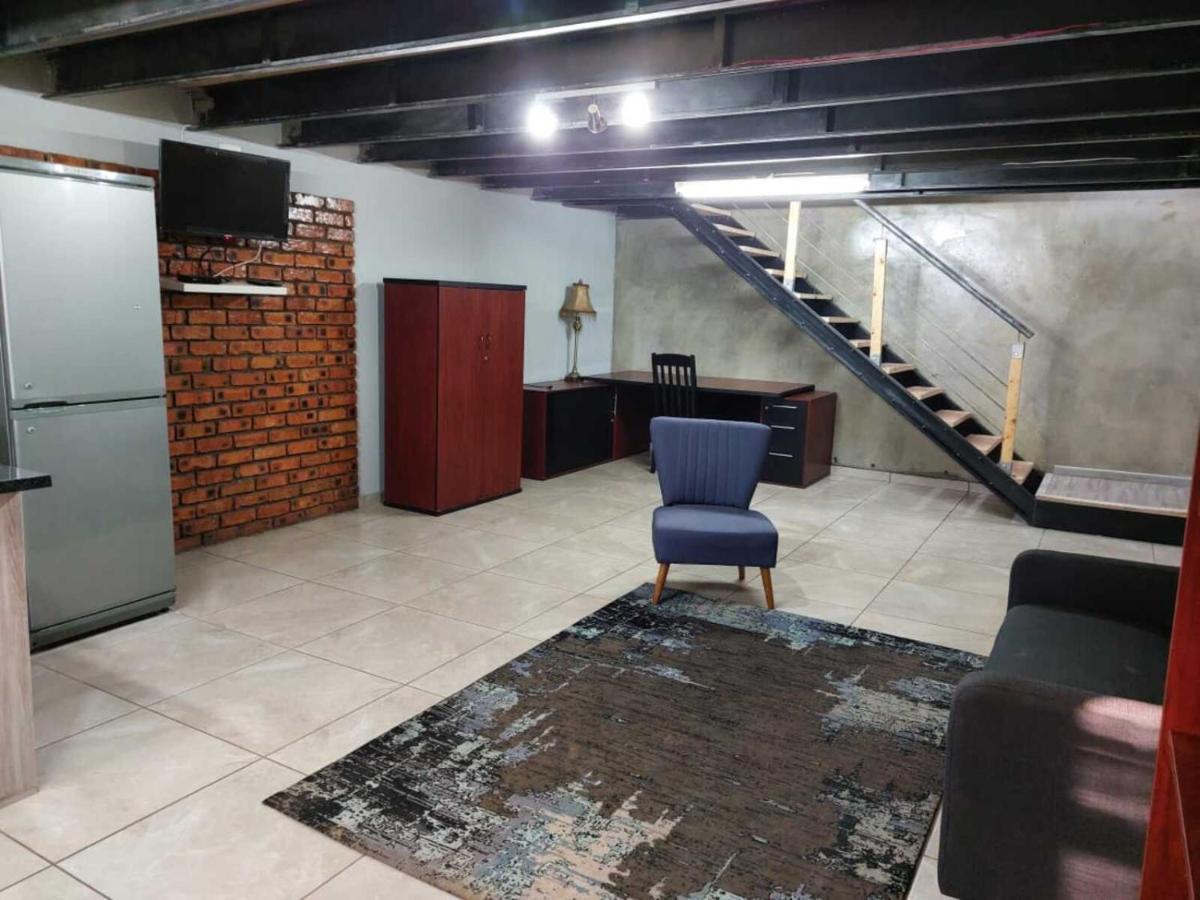 Wisteria Lane Guesthouse Postmasburg ภายนอก รูปภาพ