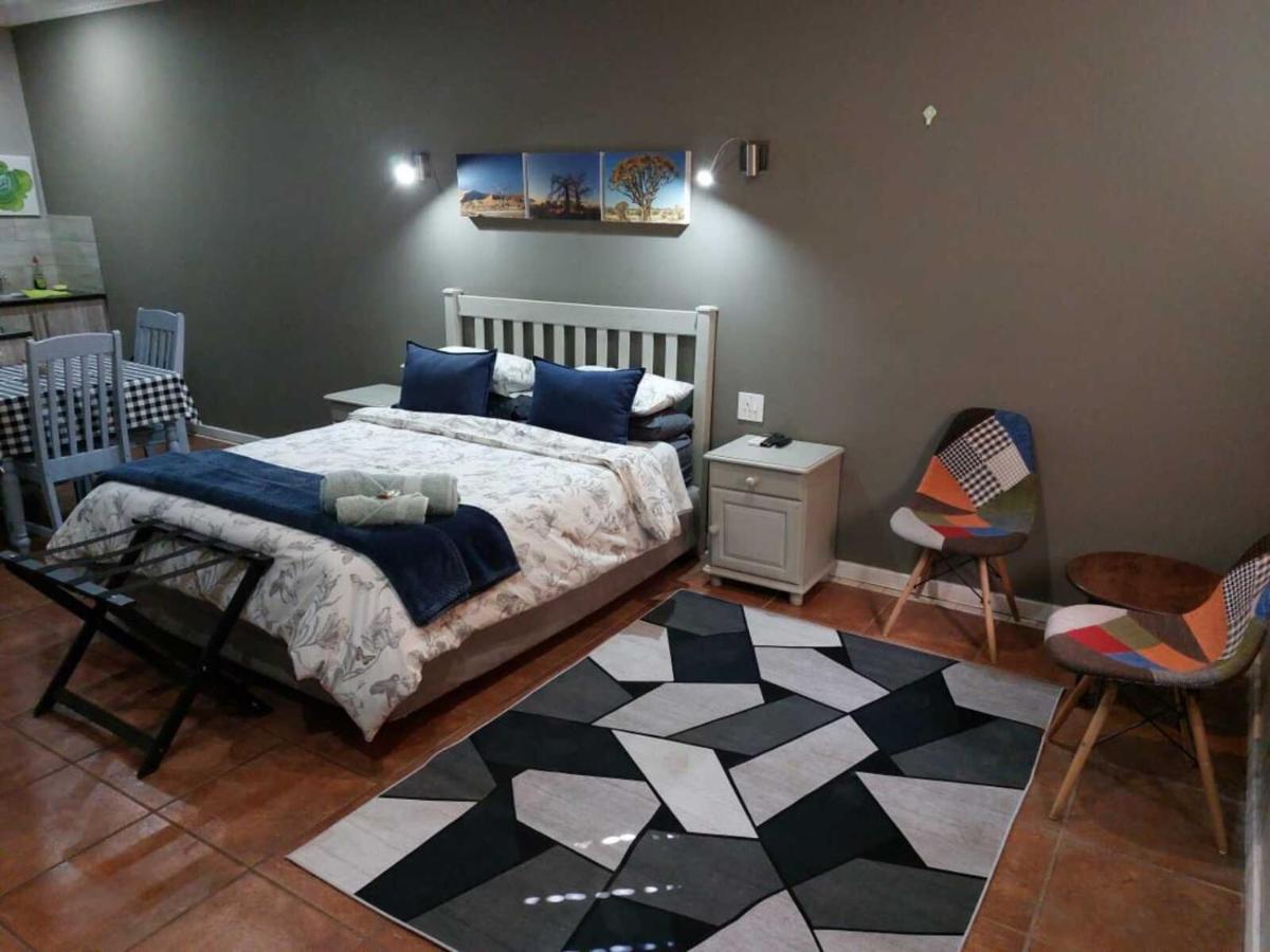 Wisteria Lane Guesthouse Postmasburg ภายนอก รูปภาพ